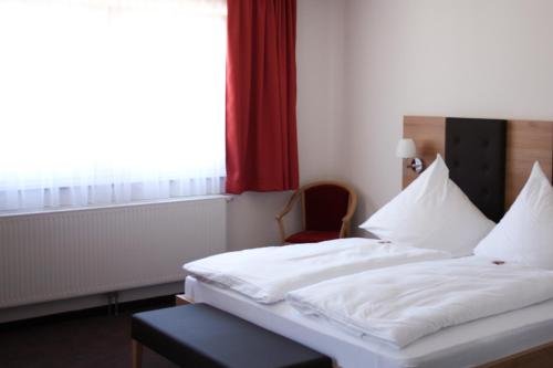 Фото Hotel Rössle Berneck