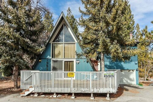 Жильё посуточно Summit Backyard A by Big Bear Vacations