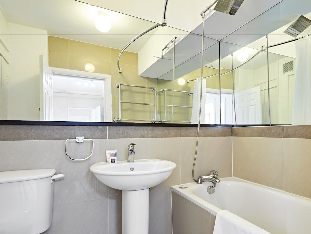 Фото Crawford Suites Serviced Apartments