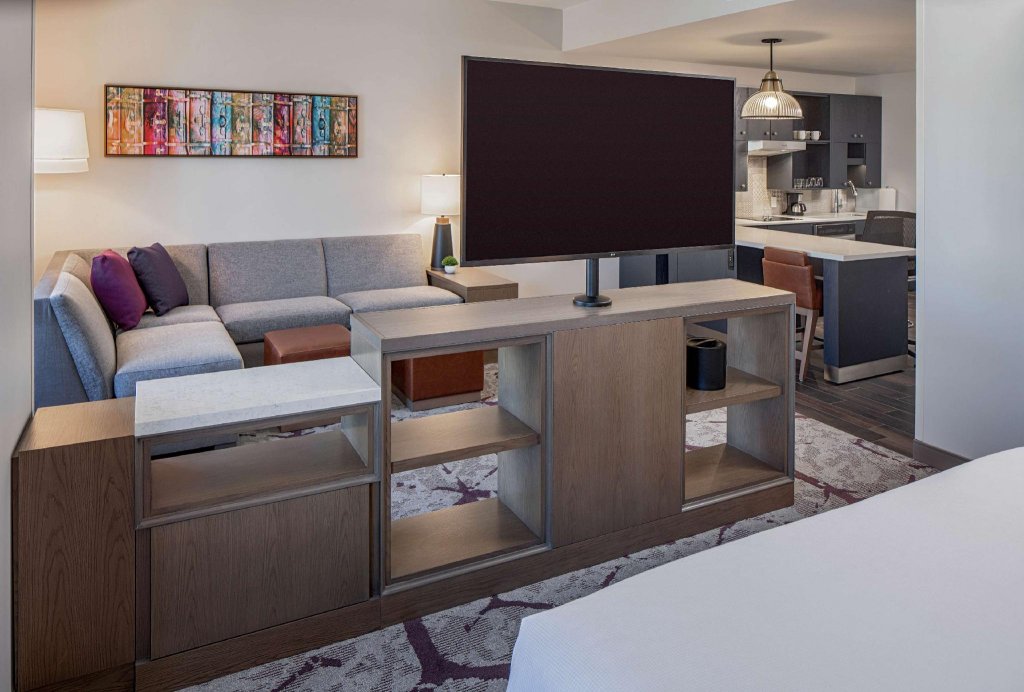 Фото Hyatt House Tampa Downtown