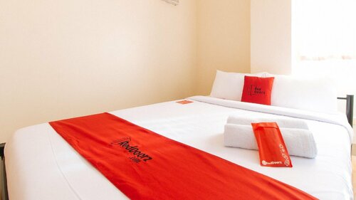 Гостиница RedDoorz Plus @ Imu1 Suites Paranaque