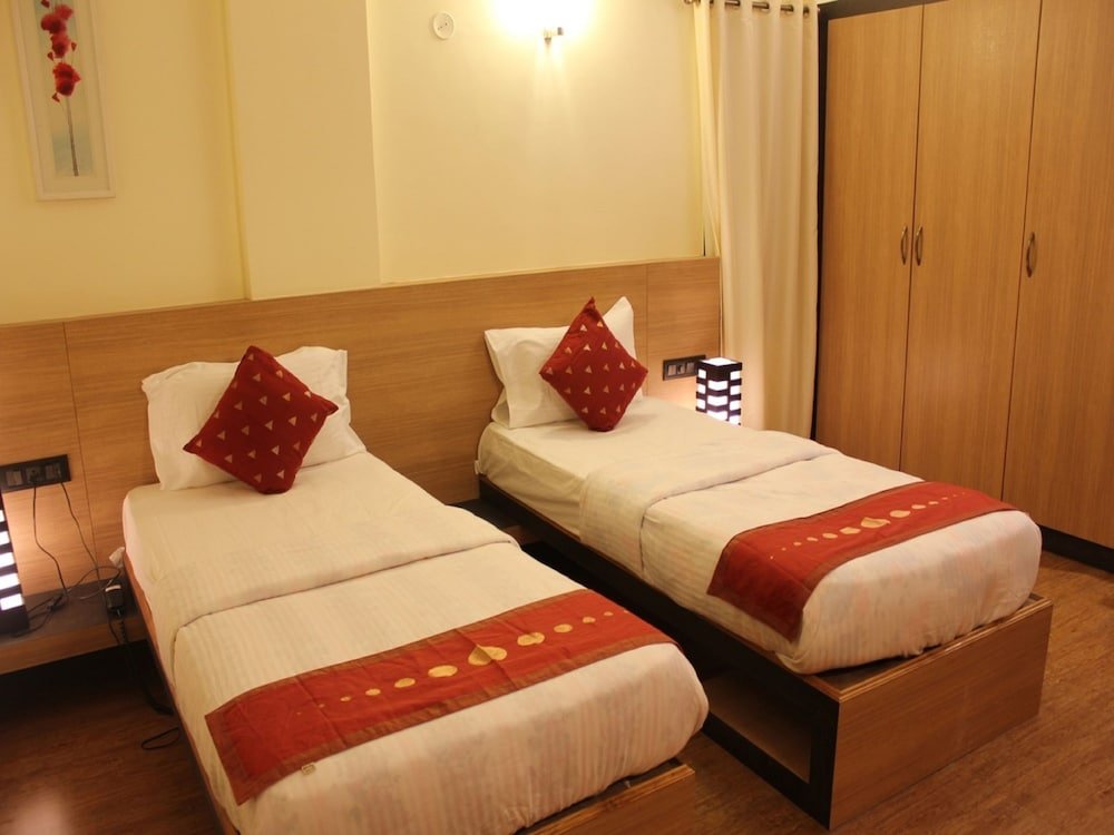 Фото Hotel Arama Suites