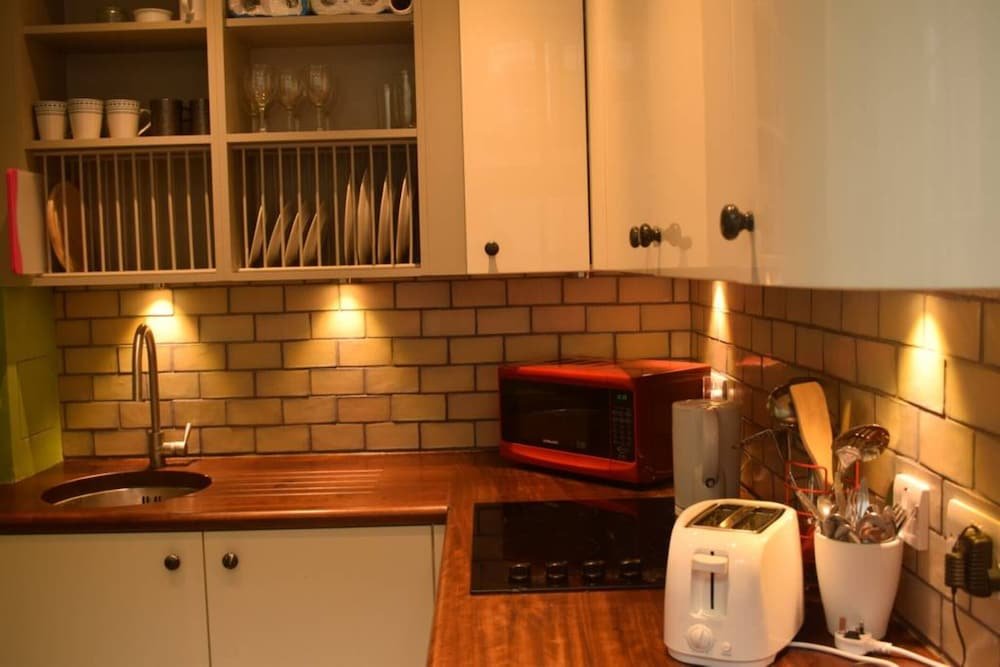 Фото Modern 2 Bedroom Flat in Central London