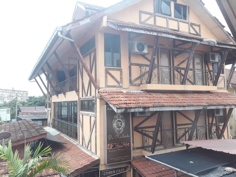 Фото отеля 2