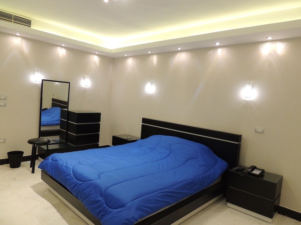 Фото Sultan Luxurious Townhouse Near Auc & Point 90 Mall