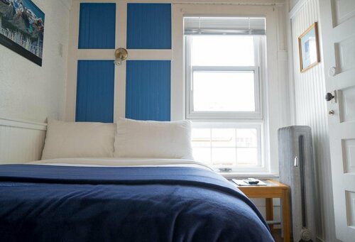 Гостиница Blue Mountain Lodge в Банффе