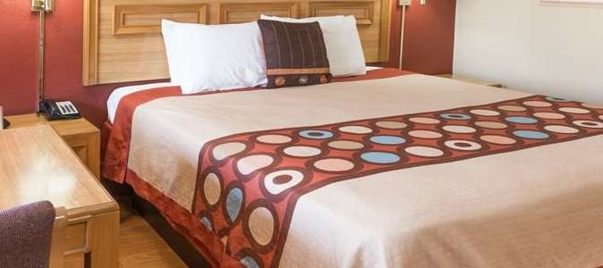 Фото Super 8 by Wyndham Pasadena/LA Area