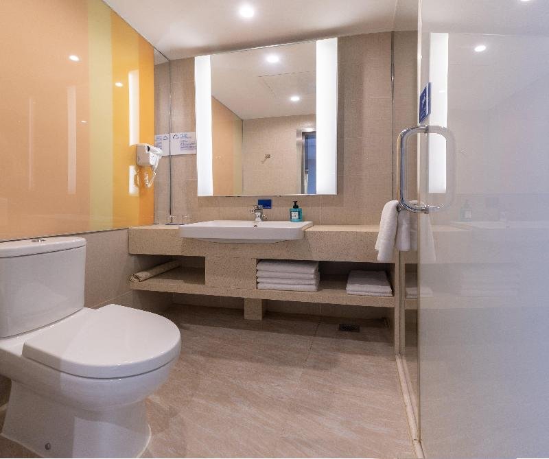 Фото Holiday Inn Express Shanghai Zhenping