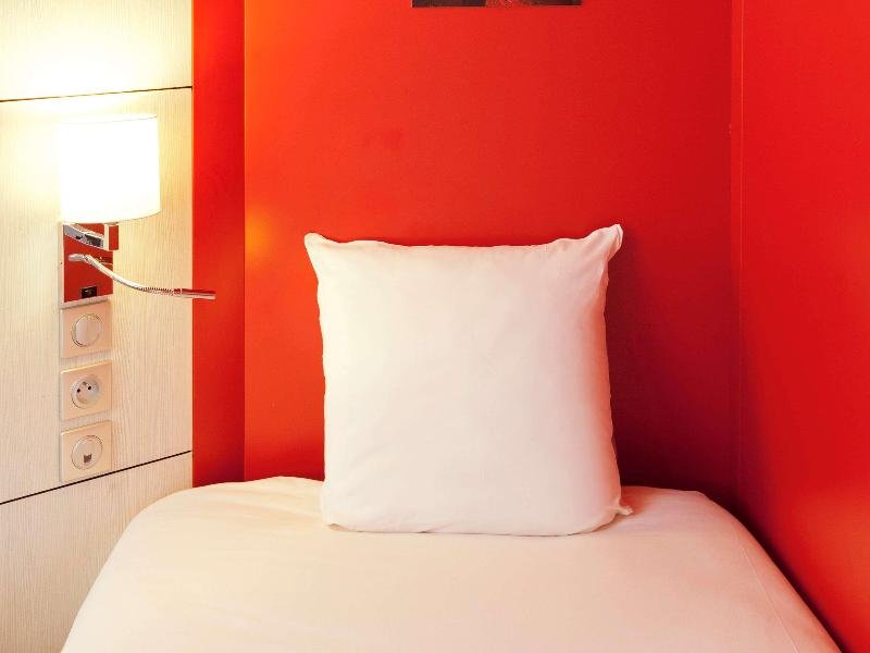 Фото Ibis Styles Paris Gare du Nord Tgv