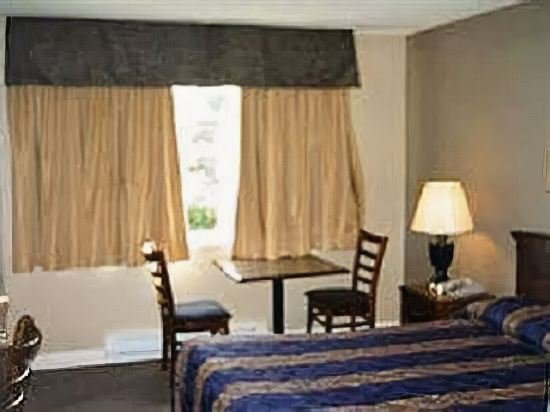 Фото Crash Hotel Squamish