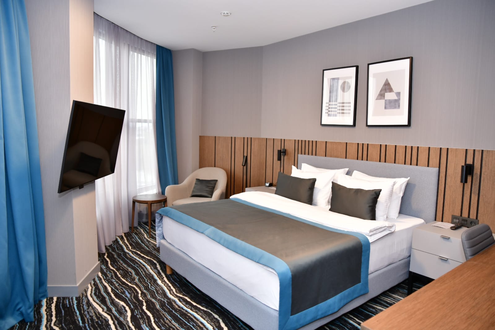 Фото отеля 1