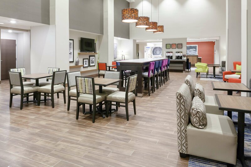 Гостиница Hampton Inn & Suites Overland Park South в Оверлэнд Парк