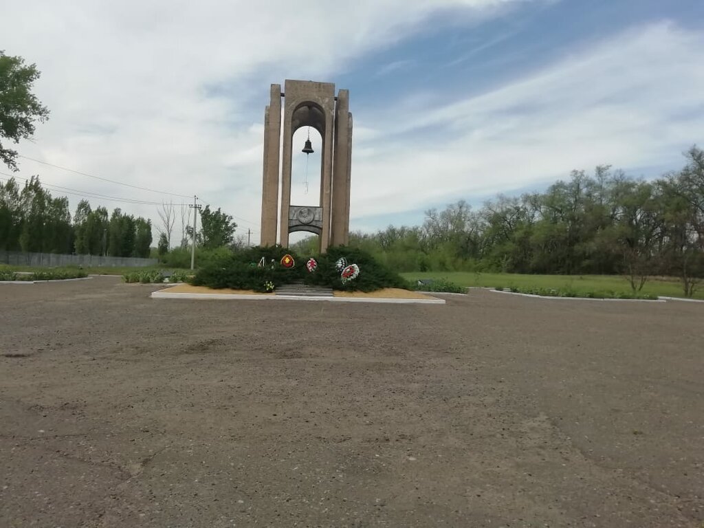 Monumento, memorial Братская могила павших солдат во времена ВОВ, , foto