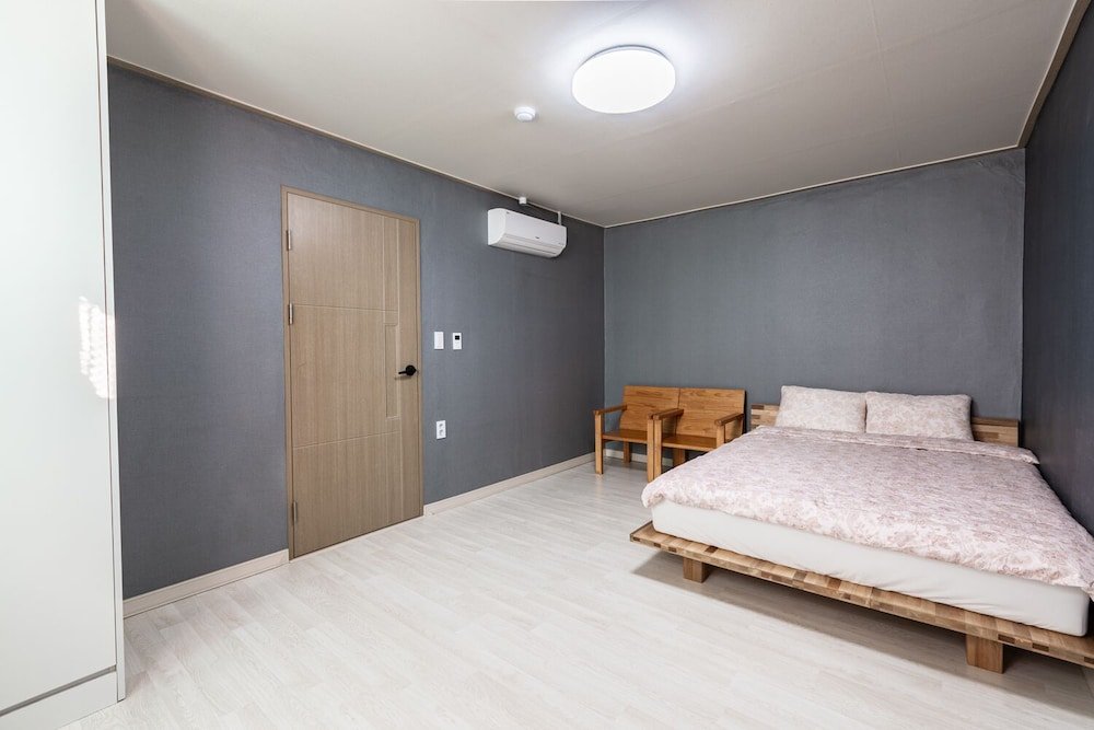 Фото Gongju Einhaus Guesthouse 2