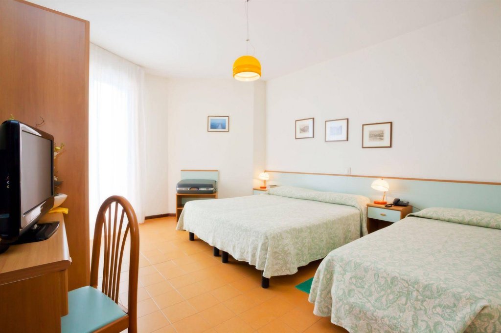 Фото Hotel Universal