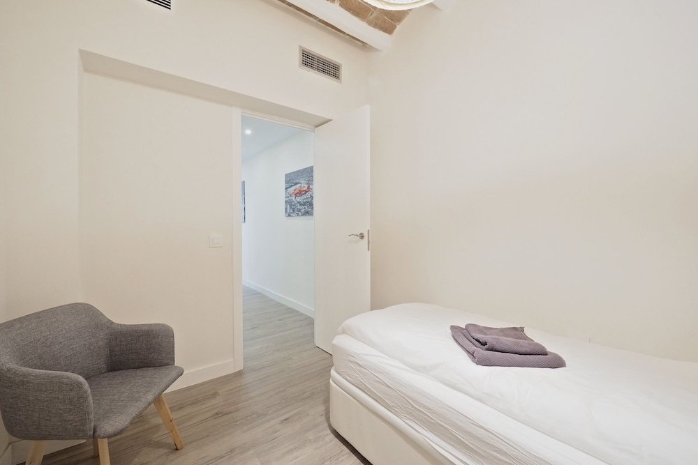 Фото Arte Suites by Olala Homes