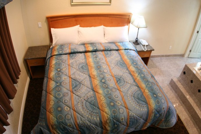 Фото Rodeway Inn & Suites Pacific Coast Highway