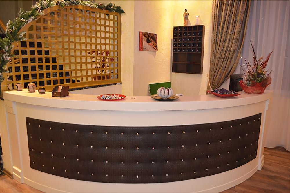 Фото Mustang hotel Tirana