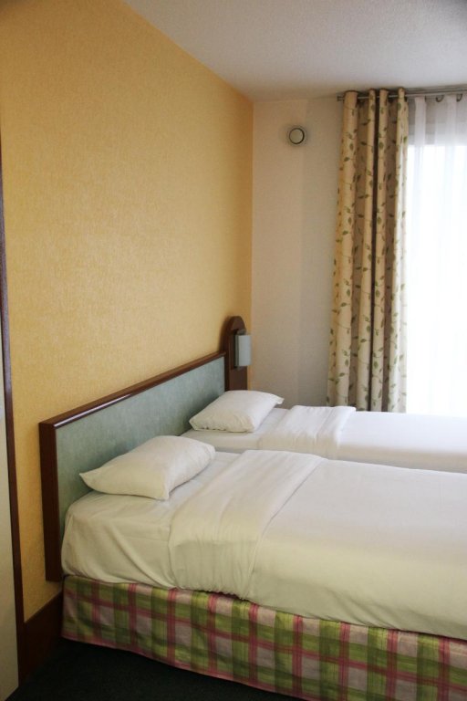 Фото Hostellerie Saint Vincent Beauvais Aéroport