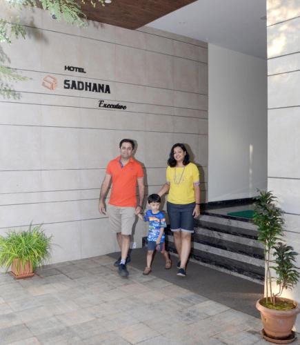 Фото Hotel Sadhana Executive