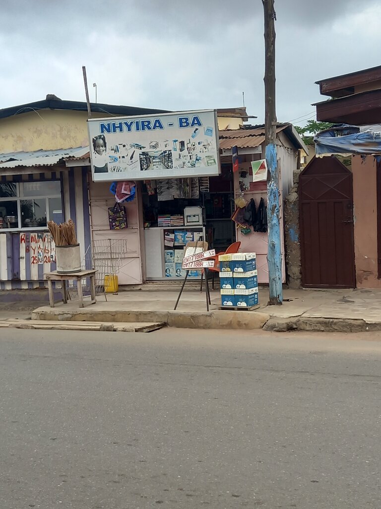 Bookstore Nhyira ba, Accra, photo