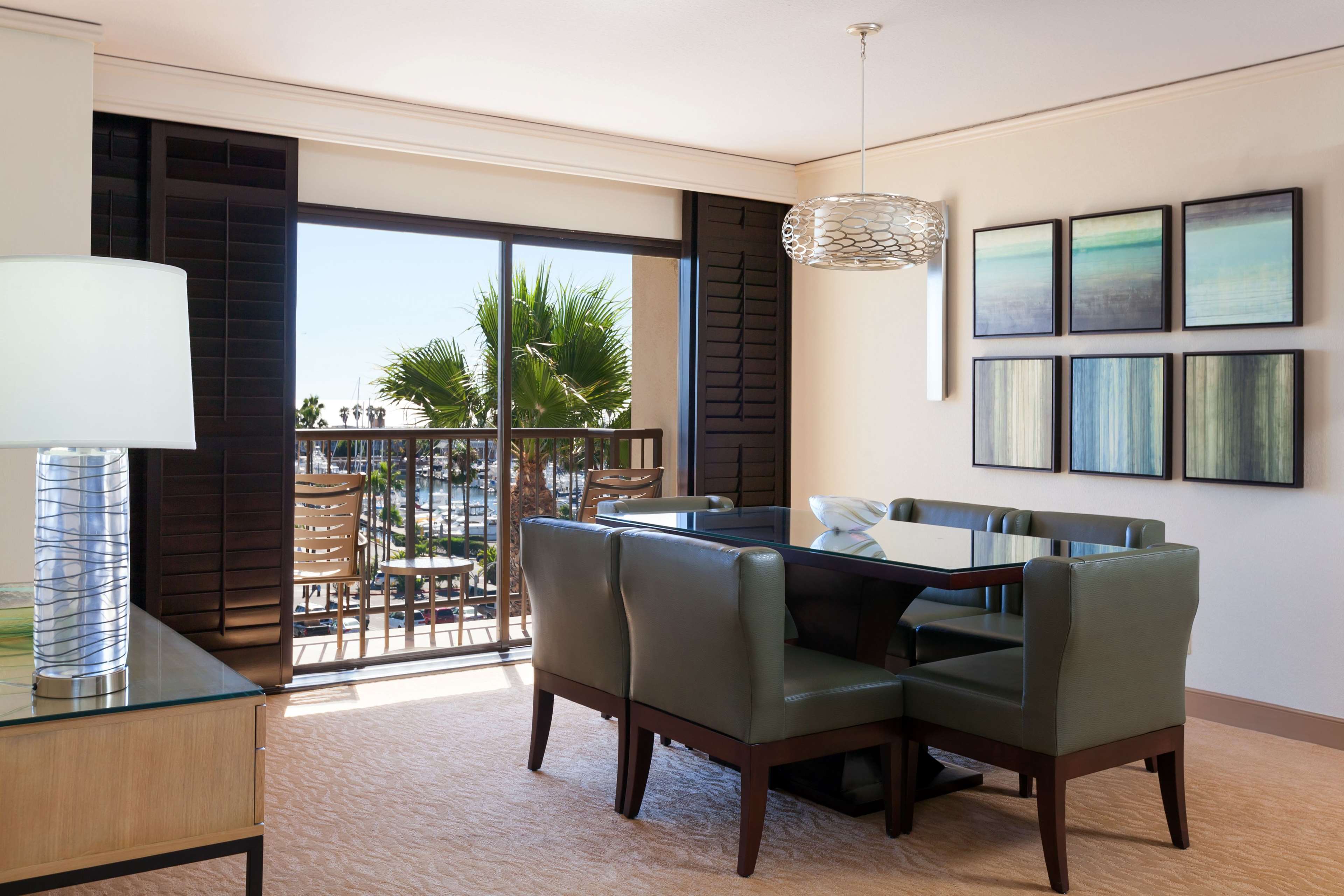 Фото Sonesta Redondo Beach & Marina