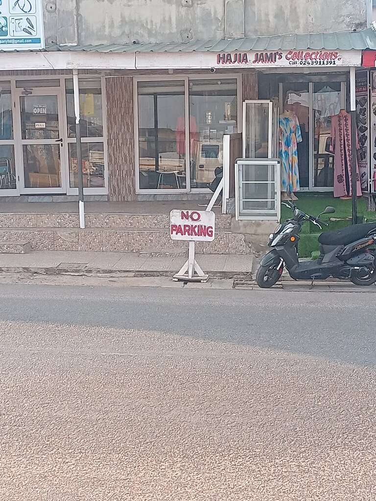 Clothing store Hajia jami's collection, Accra, photo