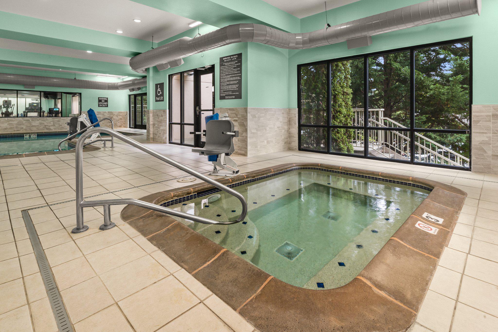 Фото Holiday Inn & Suites Bothell, an Ihg Hotel