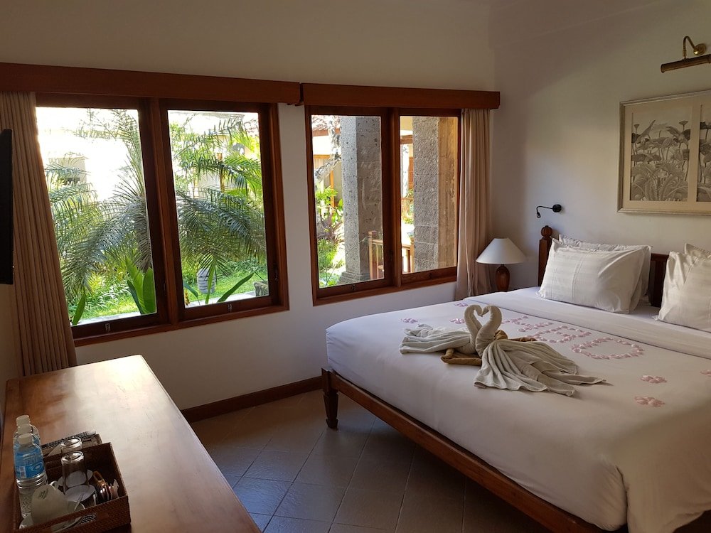 Фото Puri Mesari Suites