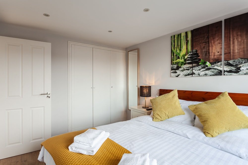 Фото Luxury 3 Bedrooms Flat in Central London