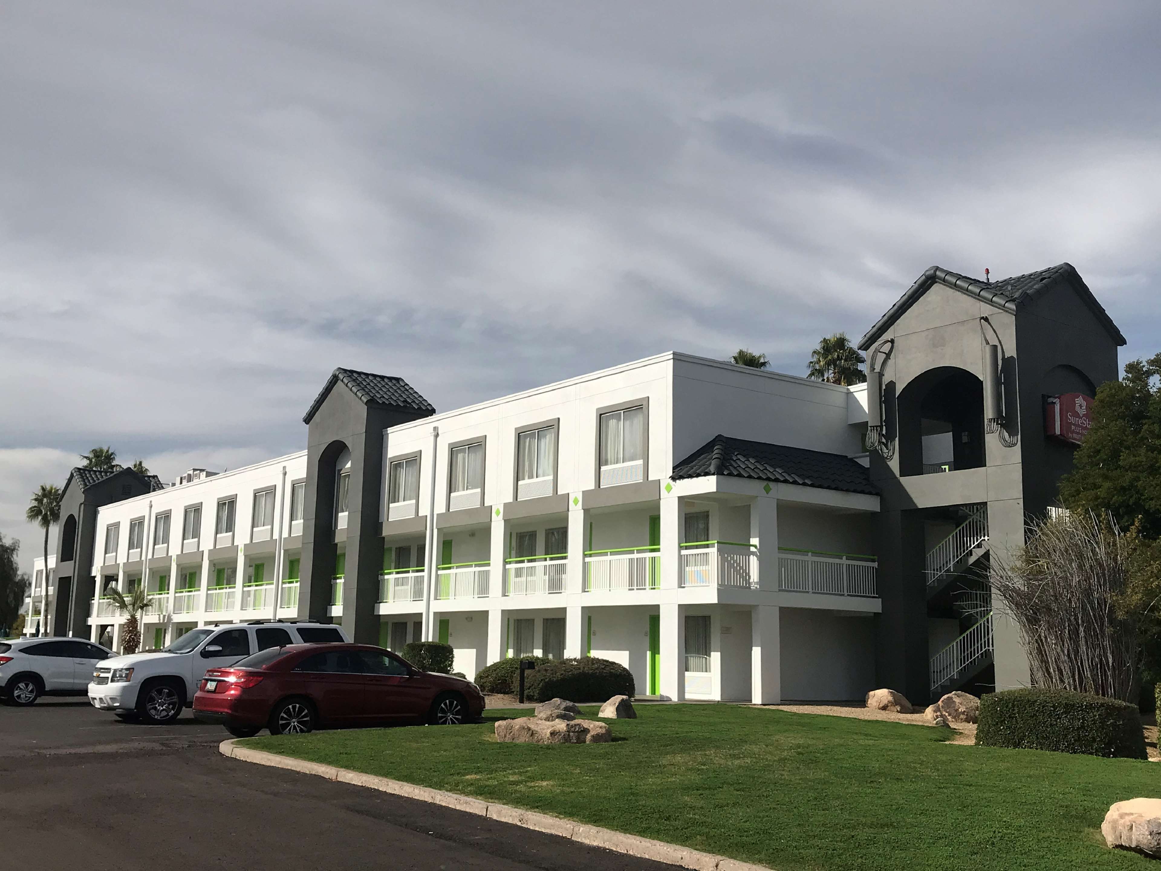 Фото отеля 1