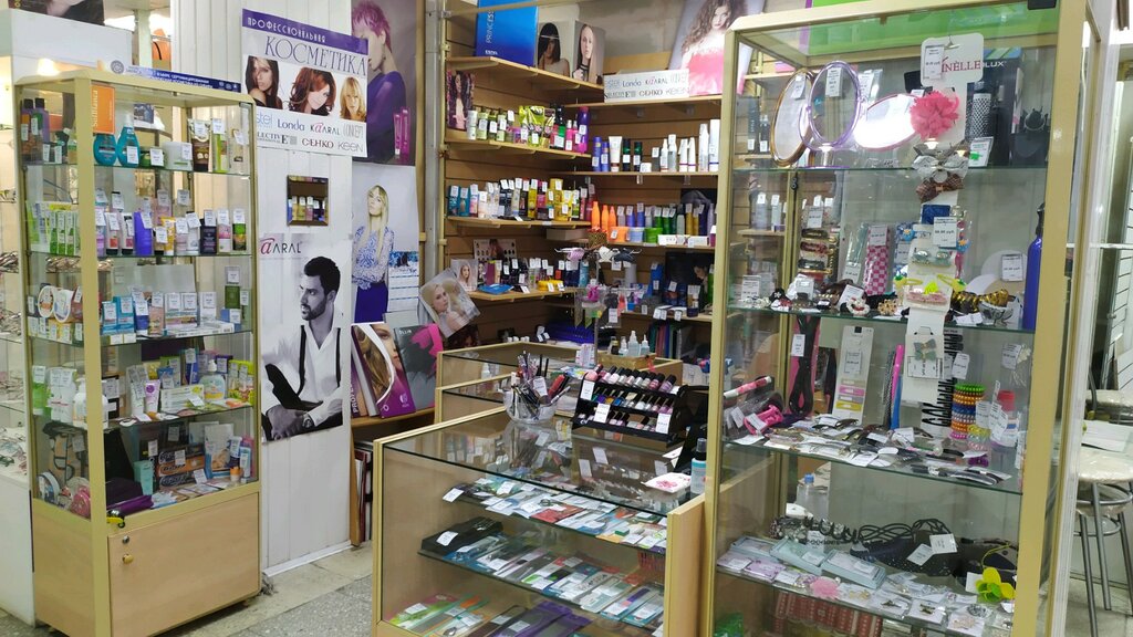 متجر بيع العطور ومستحضرات التجميل Magazin professionalnoy kosmetiki ، تولياتي، صورة