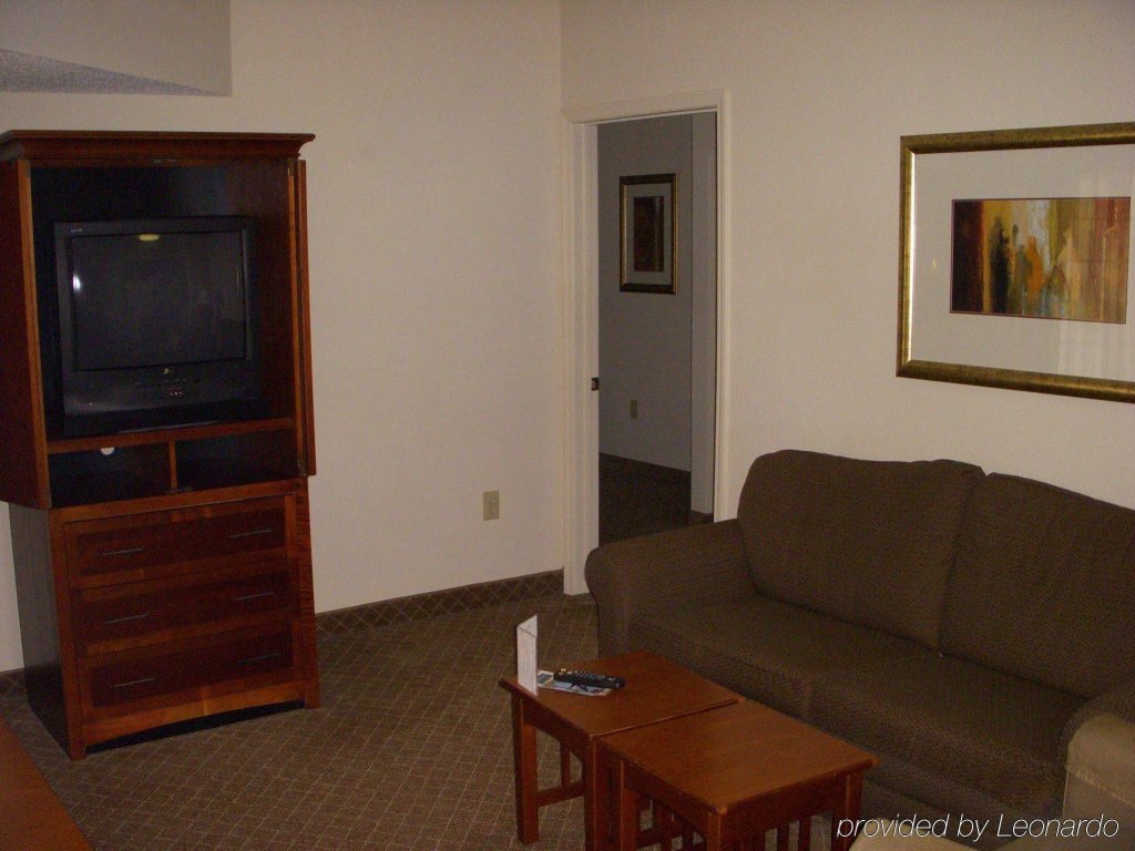 Фото Staybridge Suites Cranbury, an Ihg Hotel