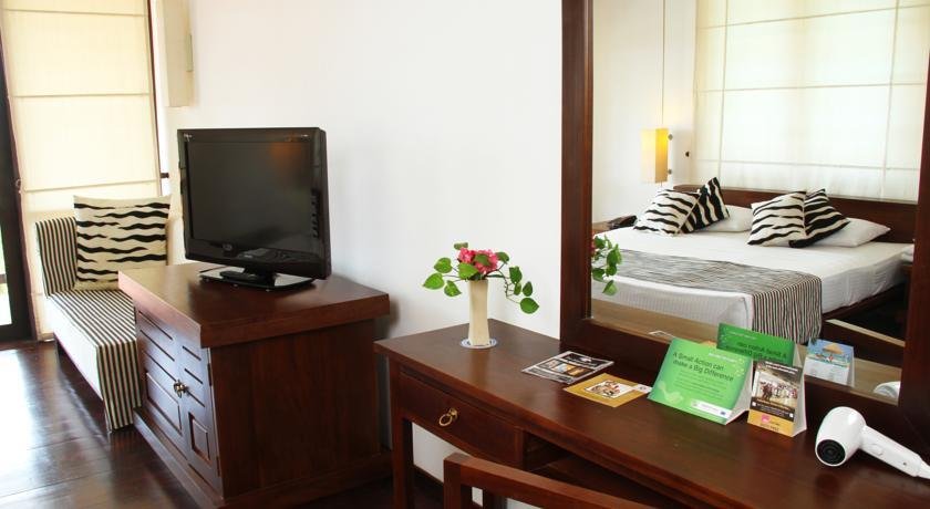 Фото Goldi Sands Hotel