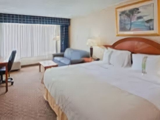 Фото Ramada by Wyndham Cumberland Downtown