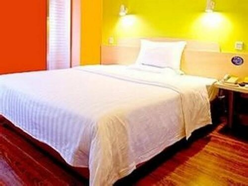 Гостиница 7Days Inn Chongqing Fuling South Gate Mountain Pedestrian Street
