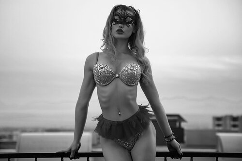 Әйелімнің лас жопа ит стилінің фотосы