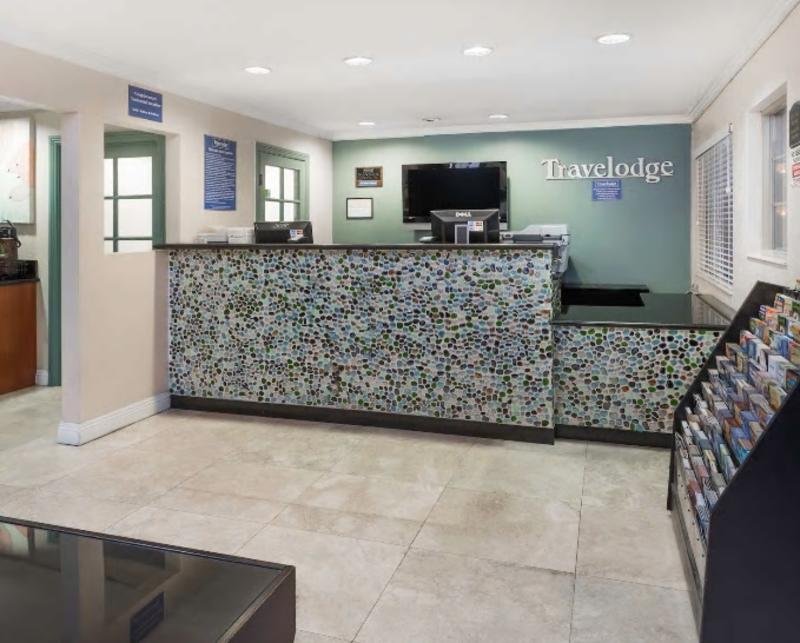 Фото Travelodge by Wyndham Oceanside