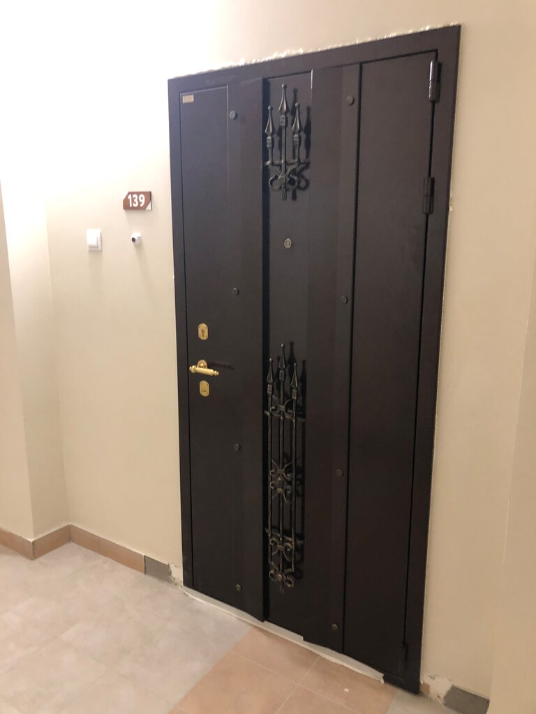 Doors Staldver, Orel, photo