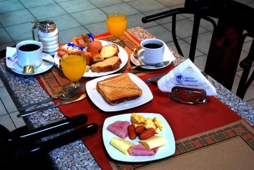 Фото отеля 2