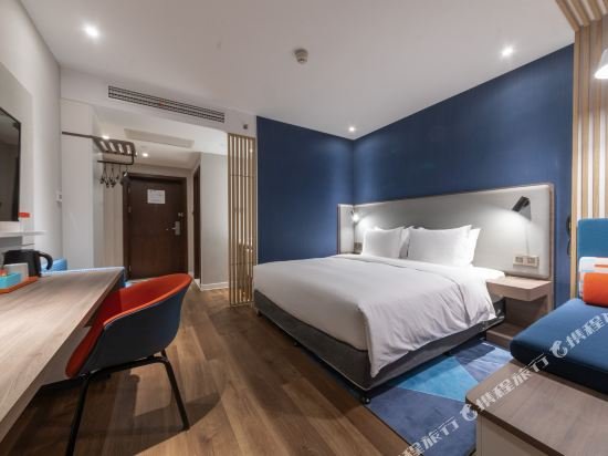 Фото Holiday Inn Express Ningbo City Center