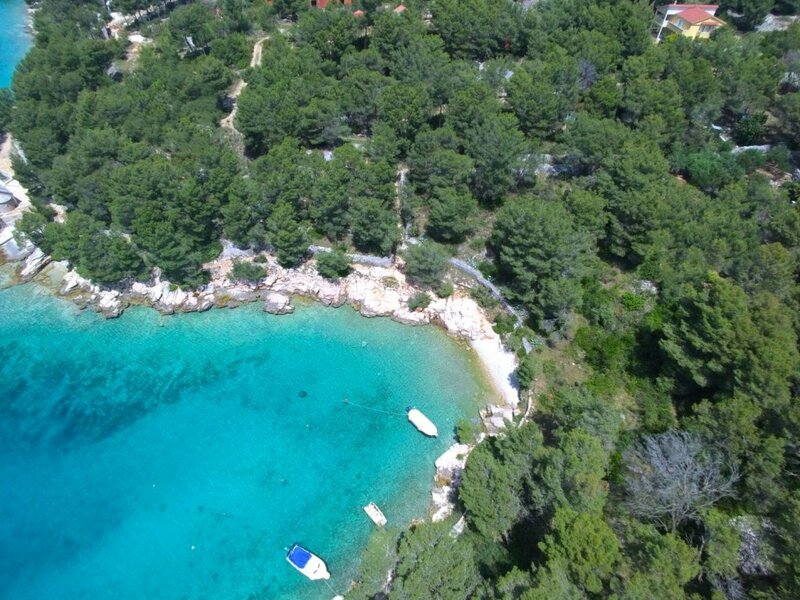 Жильё посуточно Holiday house Denis - 100 m from beach: Cove Osibova. Island Brac