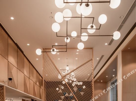 Фото Holiday Inn Express Ningbo City Center