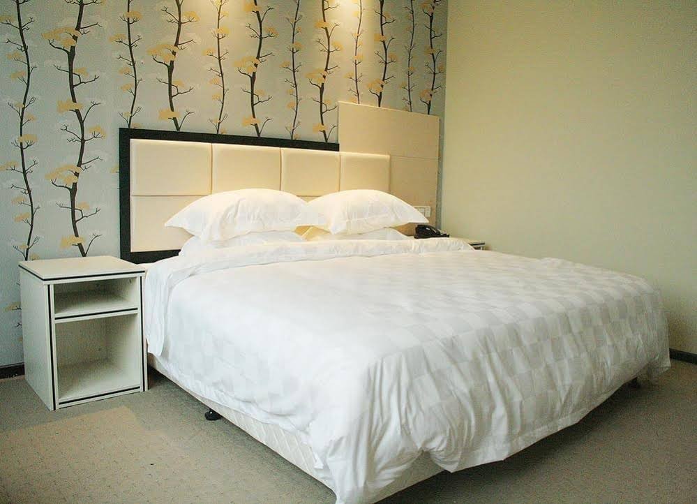 Фото Zhuhai Biwan Hotel