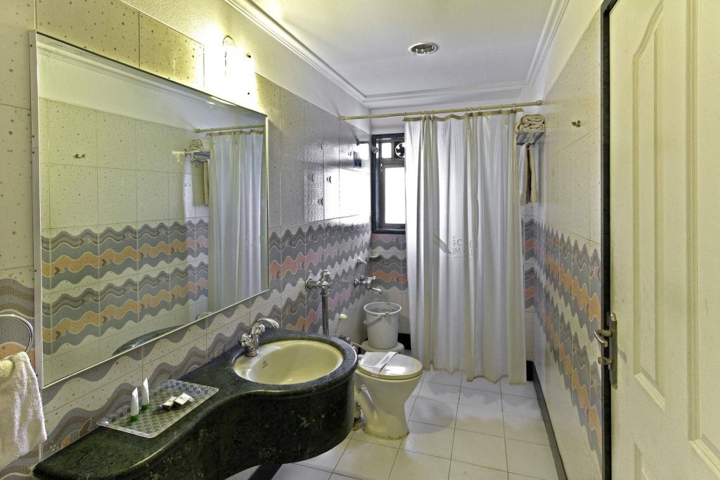 Фото Hotel Mint Salisbury Park