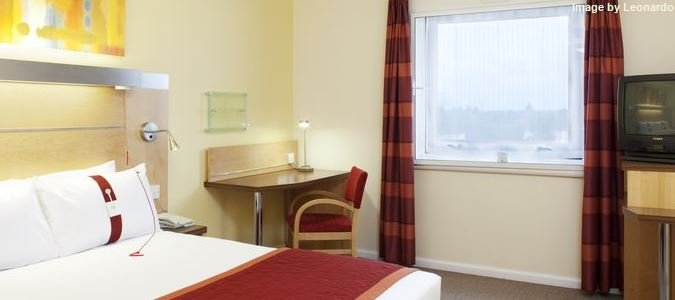 Фото Holiday Inn Express London - Park Royal