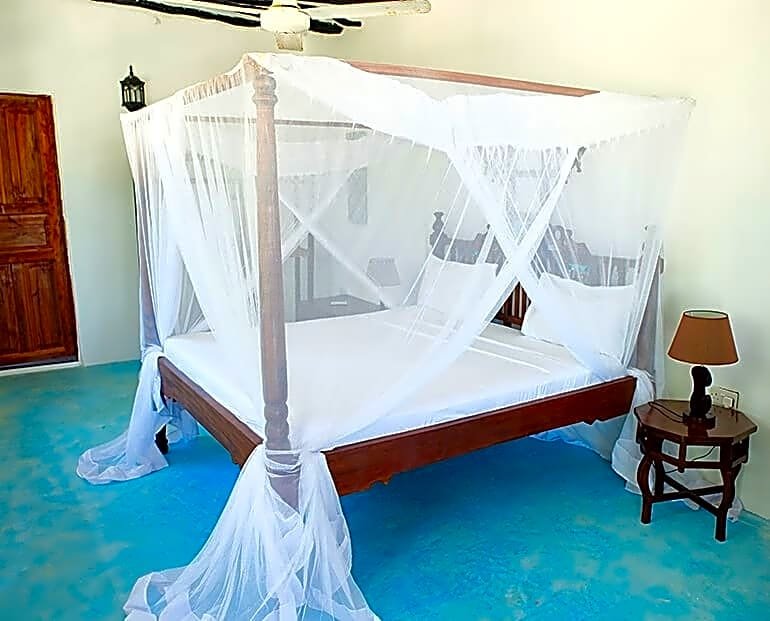 Фото Makuti Beach Bungalows