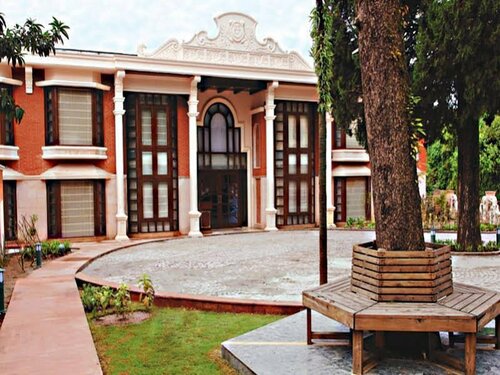 Гостиница Ramada by Wyndham Mussoorie Mall Road в Массури