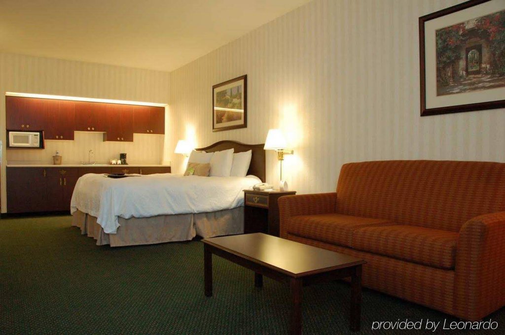 Фото Hampton Inn by Hilton Ottawa