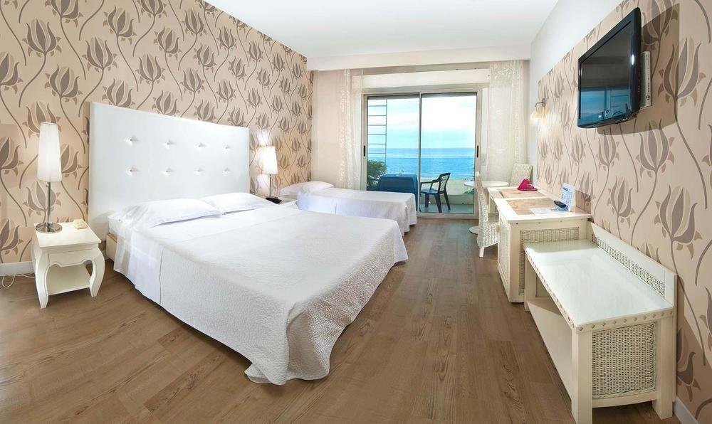 Фото Hotel Mediterraneo